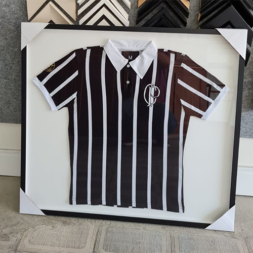 QUADRO CAMISA COM FUNDO BRANCO 2